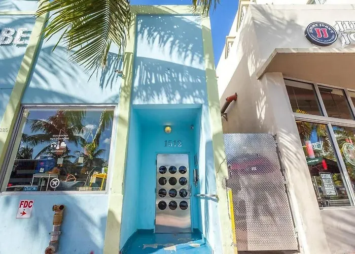 1 Bedroom 5 Minutes Walk To Beach On Washington Ave